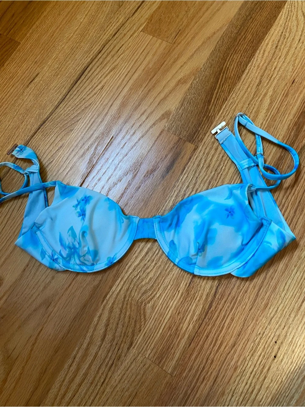 Princess Polly bright turquoise